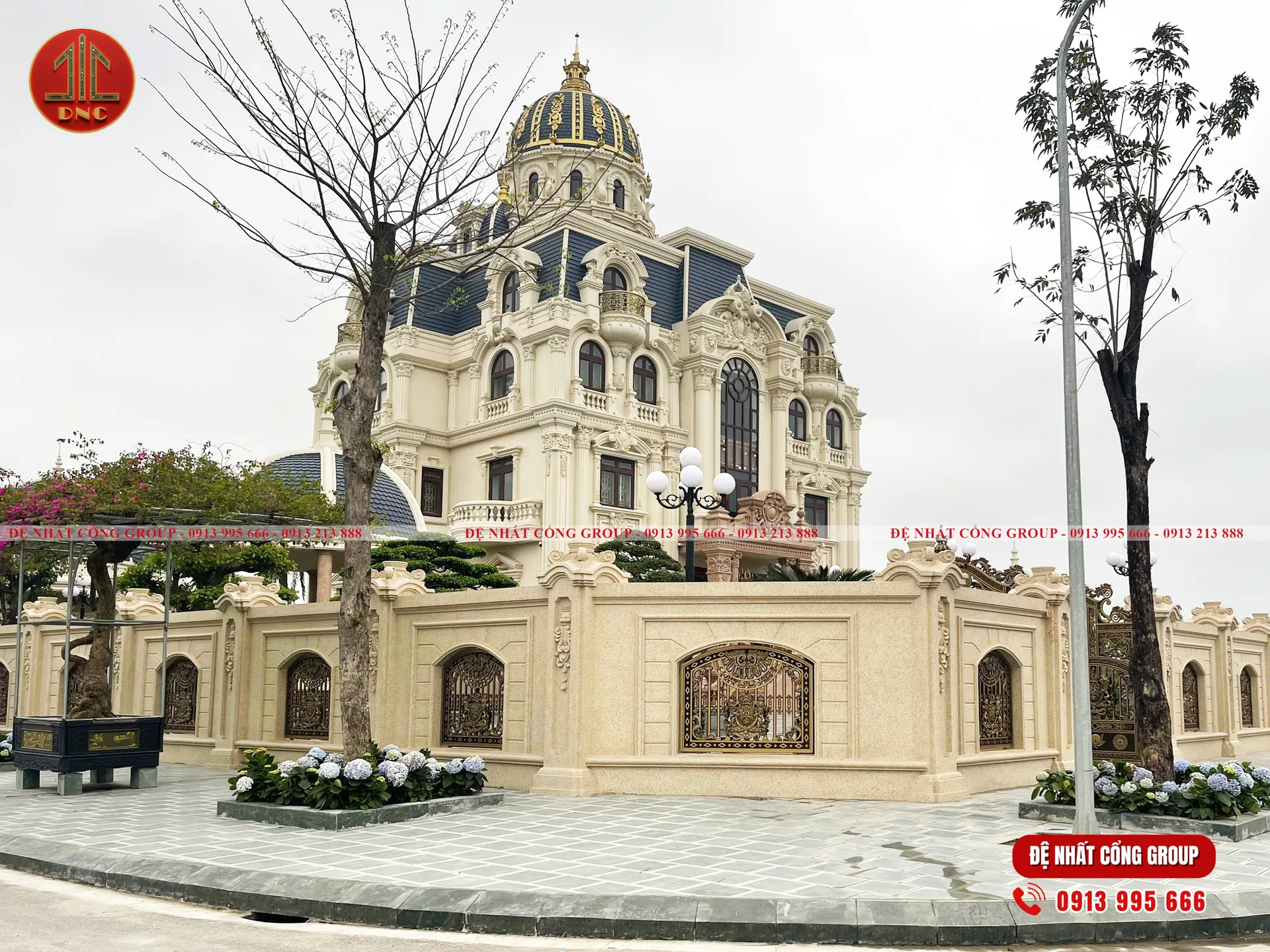 Đệ Nhất Cổng Thi Công Toàn Bộ Nhôm Đúc Tại Lâu Đài Tình Đá