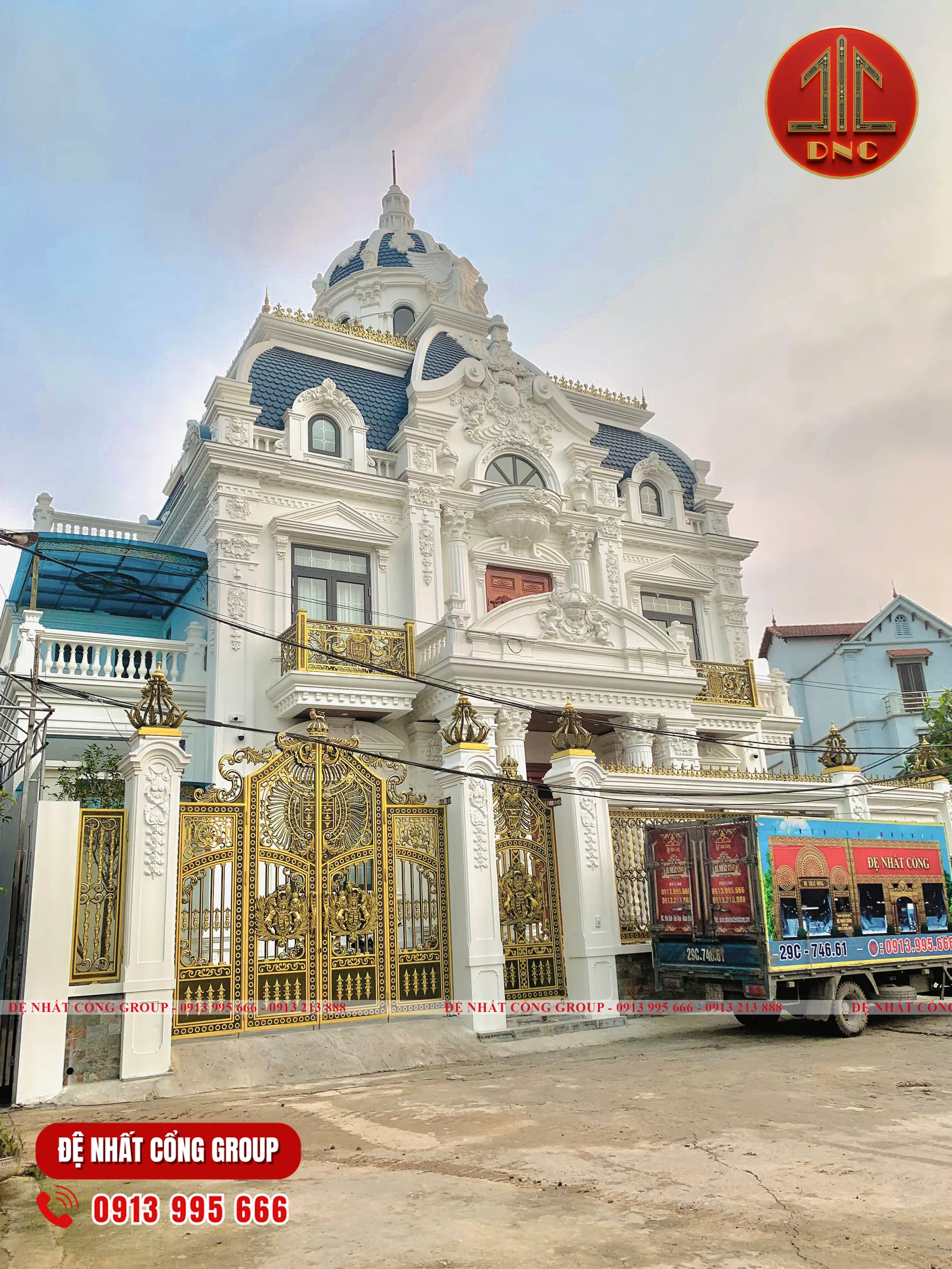 Mẫu cổng nhôm đúc đẹp 2025