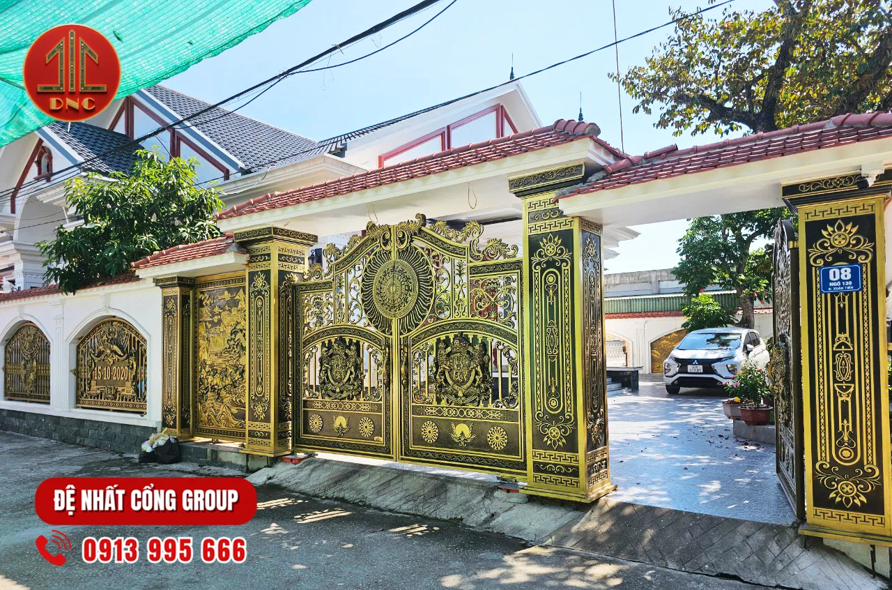 Mẫu cổng nhôm đúc đẹp 2025